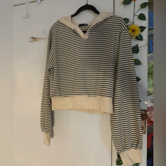 DAZY cream cropped hoodie with stripes (large) - Picture 1 of 5